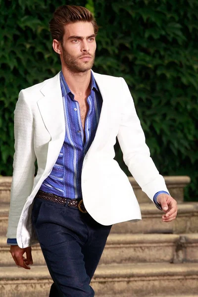 Look 1